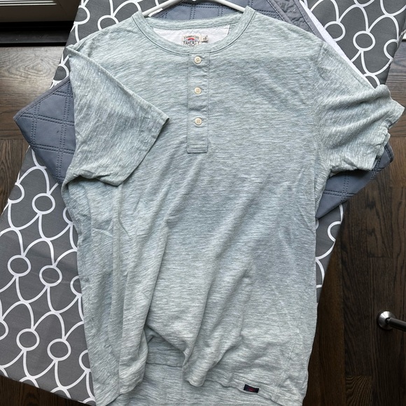 SOLD!!! Green Faherty 3 button polo - Picture 2 of 8